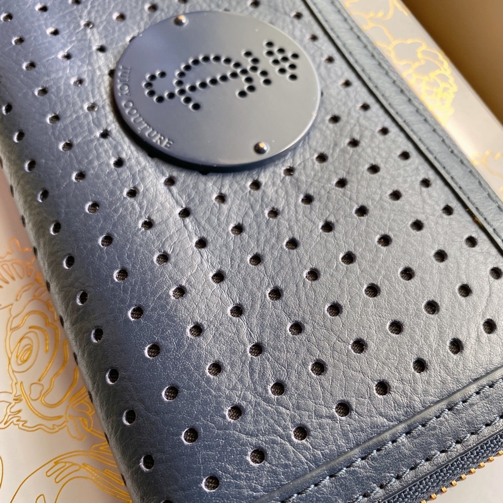 Juicy Couture Leather Wallet / Clutch